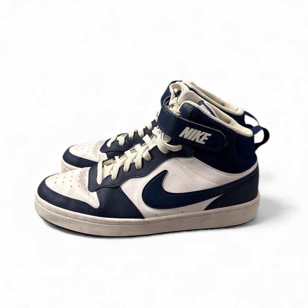 Nike Court Borough Mid 2 Sneaker White and Navy blue Big Kids 7Y (W8)